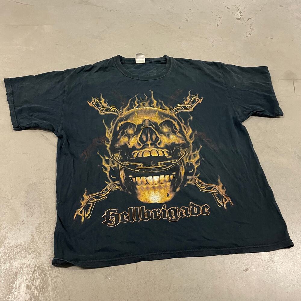 Vintage Y2K faded black flame skull t-shirt